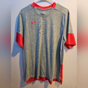 Mens Nike dri-fit multi-colored T-shirt Red/gray size Large